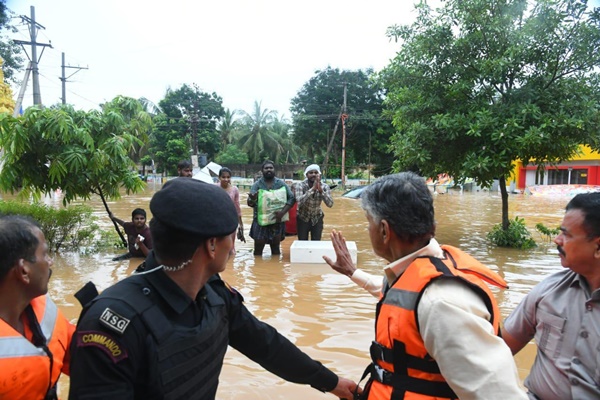 cmchandrababunaidureviewsfloodreliefoperation
