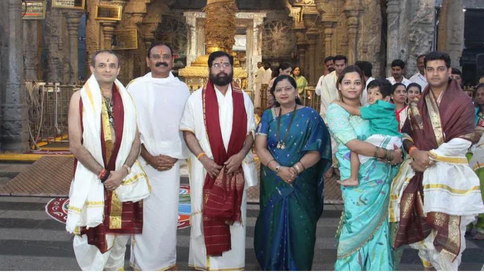 maharashtracmshindevisitssripadmavatiammavaritempleintiruchanur
