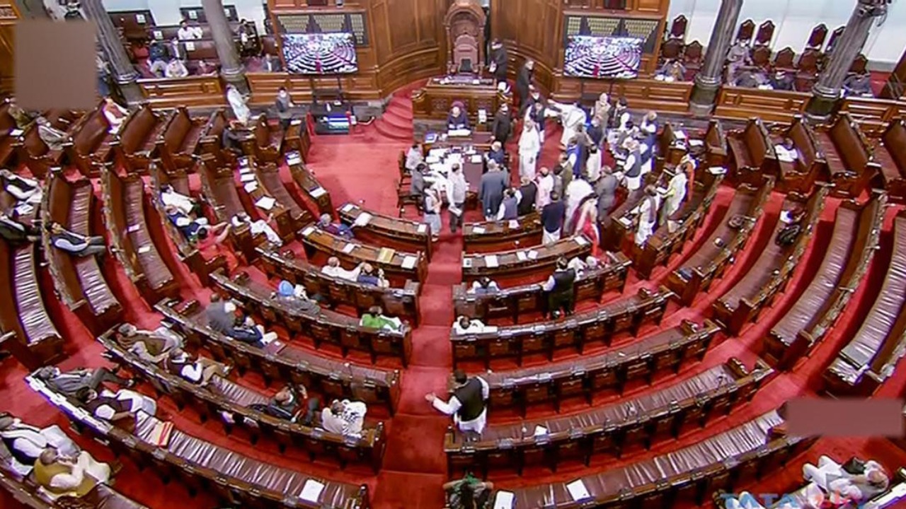 parliamentpassesbilltomergethreemunicipalcorporationsofdelhiintoone