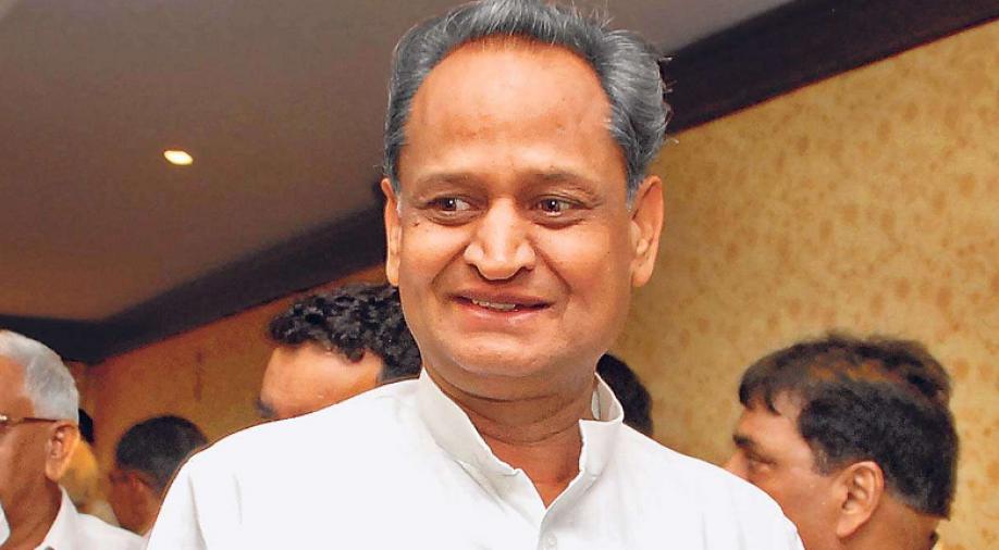 governorinvitesashokgehlottobesworninasrajasthancm