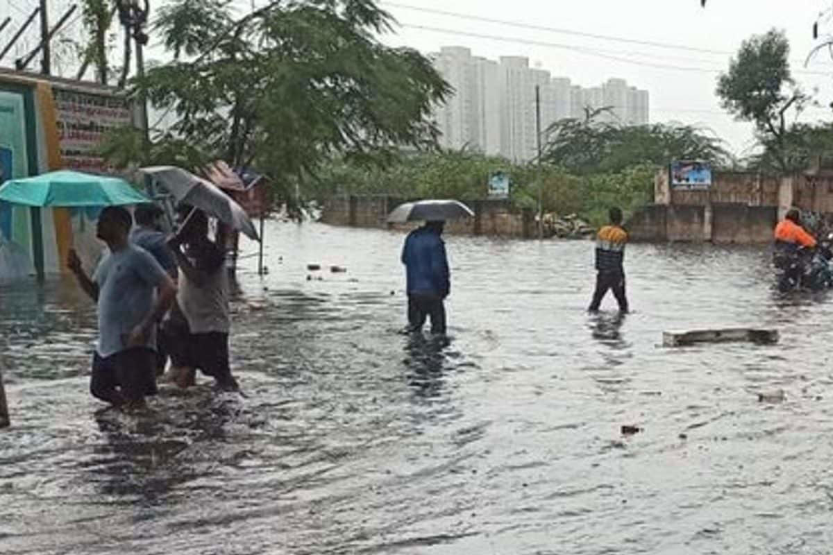 heavyrainbringsandhrapradeshtoastandstillfloodlikesituationinmanyareas