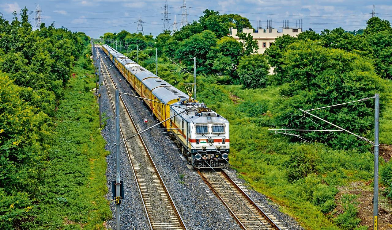 indiatorunspecialtraintonepal’sjanakpurforayodhyabounddevotees