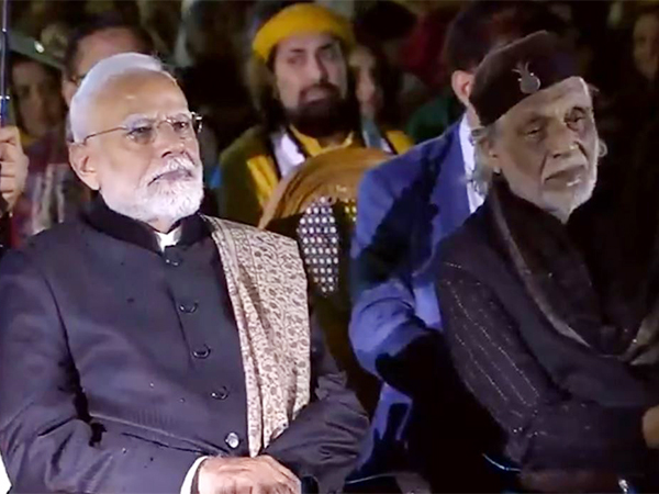 pmmodiattends25thanniversaryofjahanekhusrau