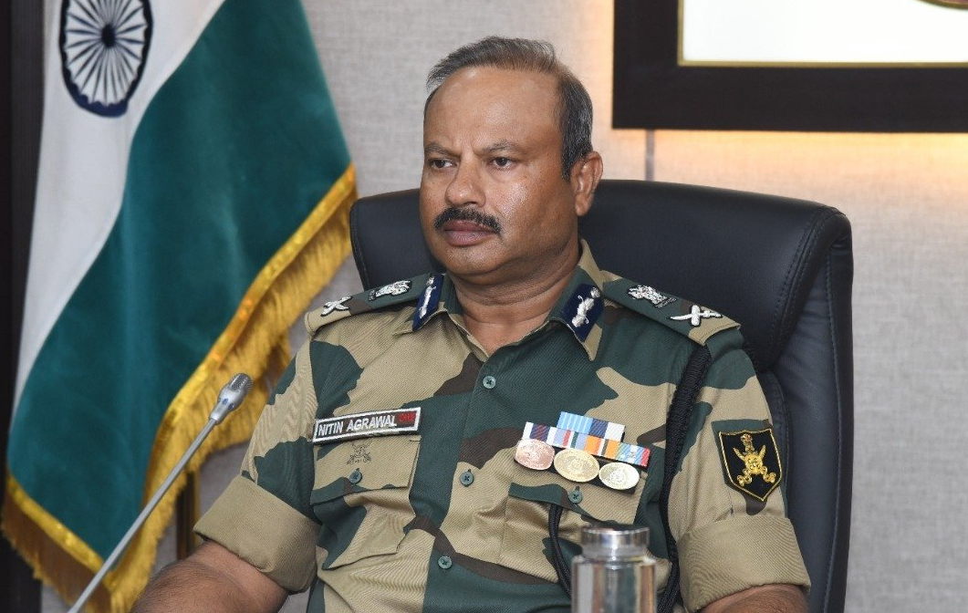 directorgeneralbsfnitinagrawalvisitsinternationalborderinsambajammu