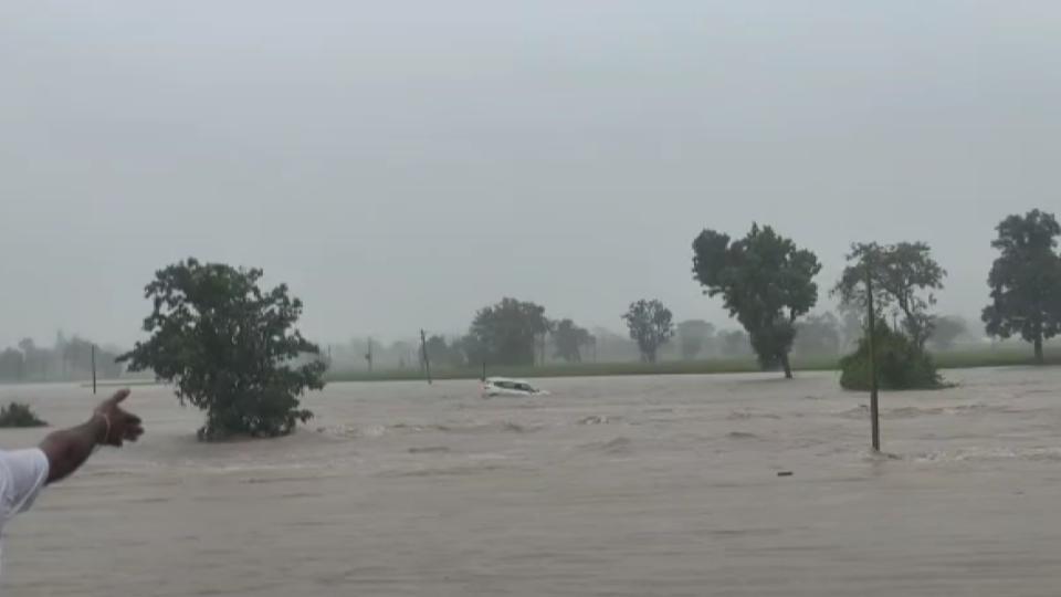 Four persons feared swept away in overflowing stream at Nagapur