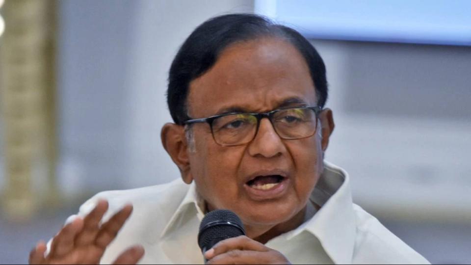 pchidambaramonrowoverneetuggovtneedstogiveupallindiaexamination