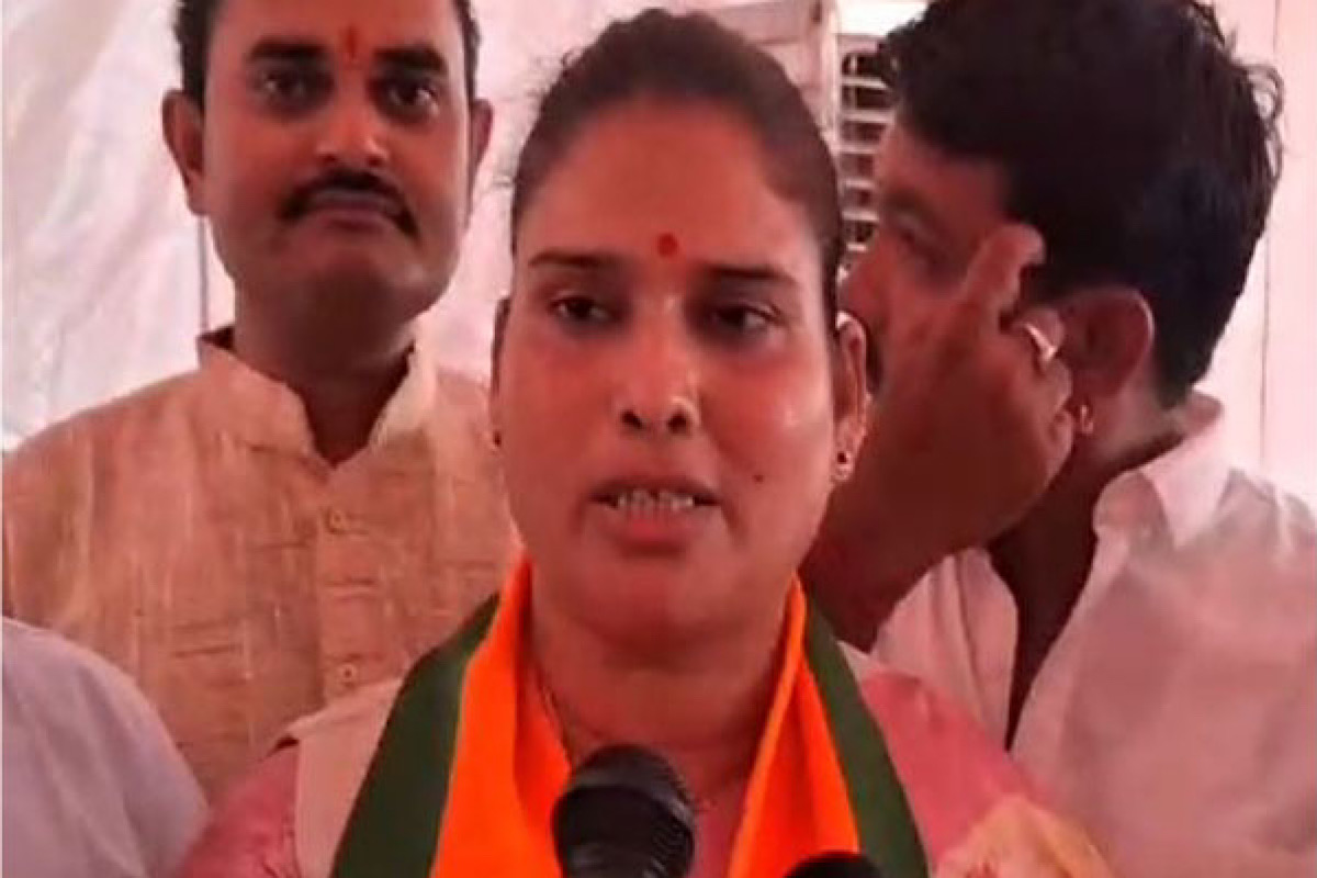 MP Congress MLA nirmala sapre joins BJP