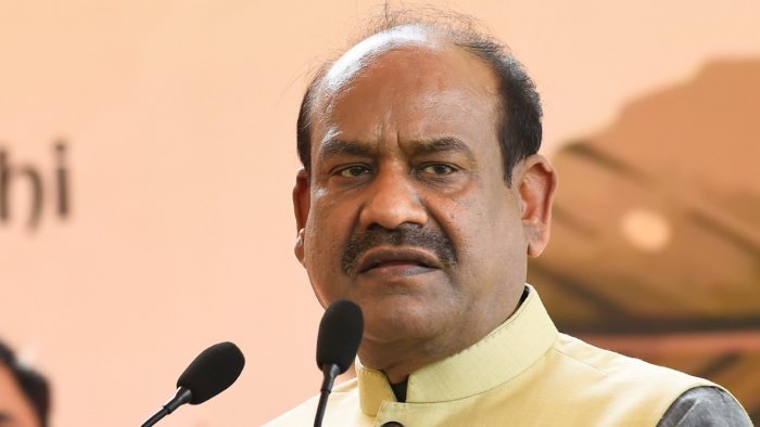 internationalyogadayhasgivenworldwideidentitytoindianspiritualculture:lsspeakerombirla