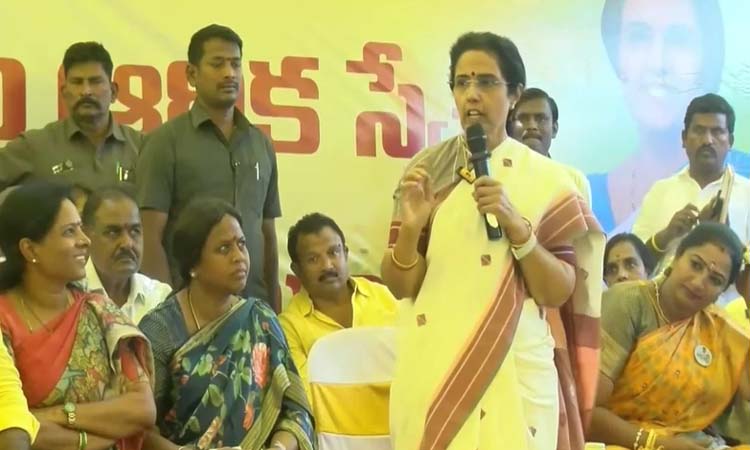 Bhuvaneswari  criticises the YSRC government for the deteriorating law and order in the state