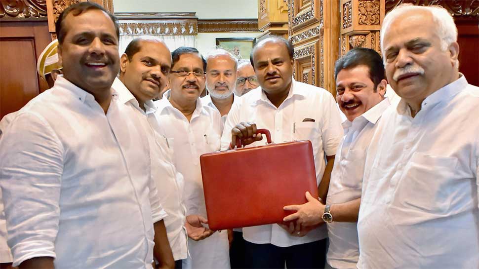 karnatakabudget2018:hdkumaraswamyannouncesrs34000crorefarmwaiverscheme