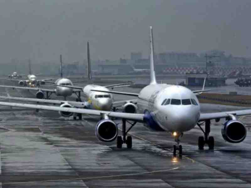 mumbaiairportresumesmainrunwayoperations