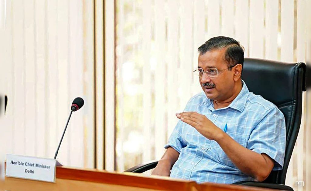 arvindkejriwalcallsforsuspensionofdelhichiefsecretaryoverallegedhospitalscam