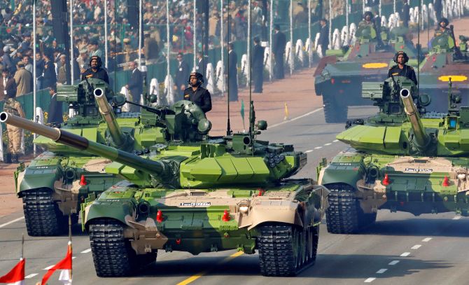 rs318lakhcroreallocatedtodefencebudget