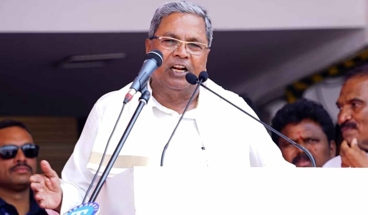 teachersuspendedforcriticisingcmsiddaramaiahinkarnataka