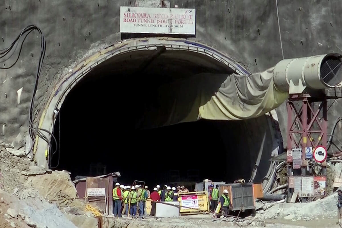 rescueteamonly12metersawayfrom41trappedworkersinuttarakhandtunnelcollapse