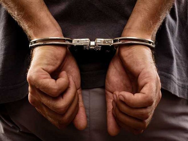 threeheldforseekingrs80lakhextortionfrombusinessmanindelhi