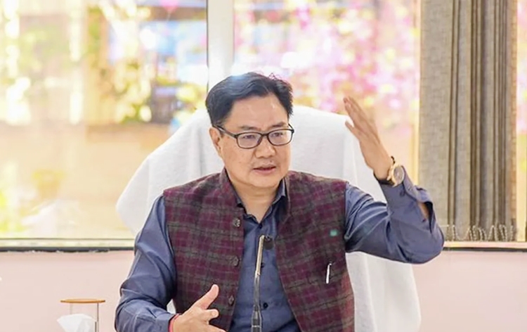 unionlawministerkirenrujijucriticizescongressleaderrahulgandhioverhiscommentonseditionlaws