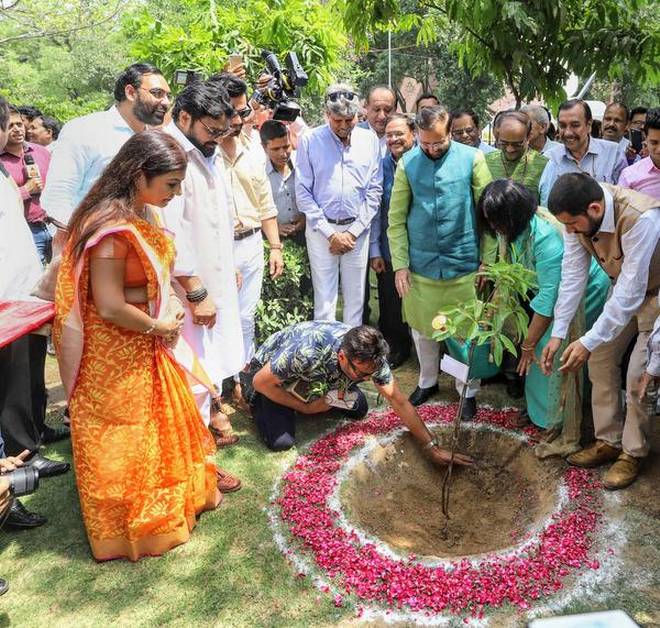 prakashjavdekarurgespeopletoplantsaplings