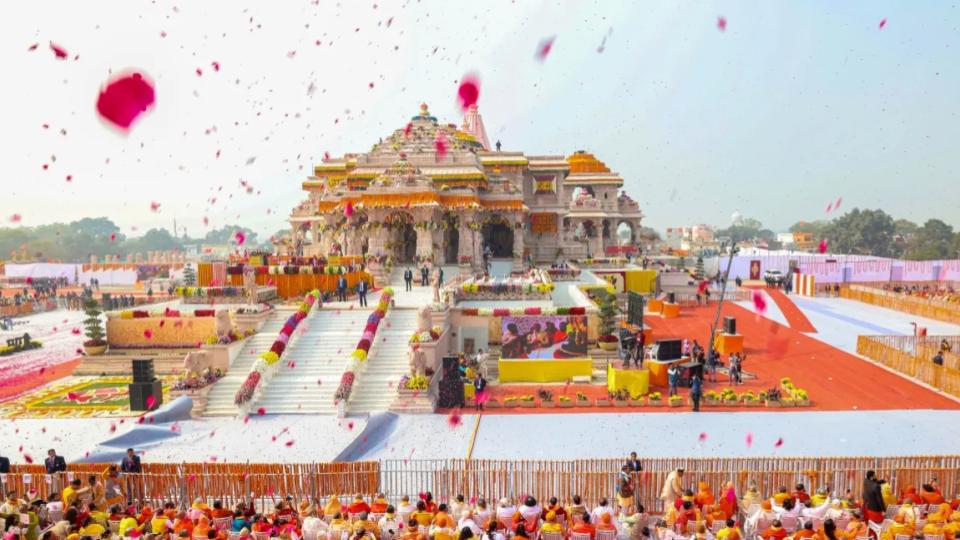 PM Modi Greets Nation 