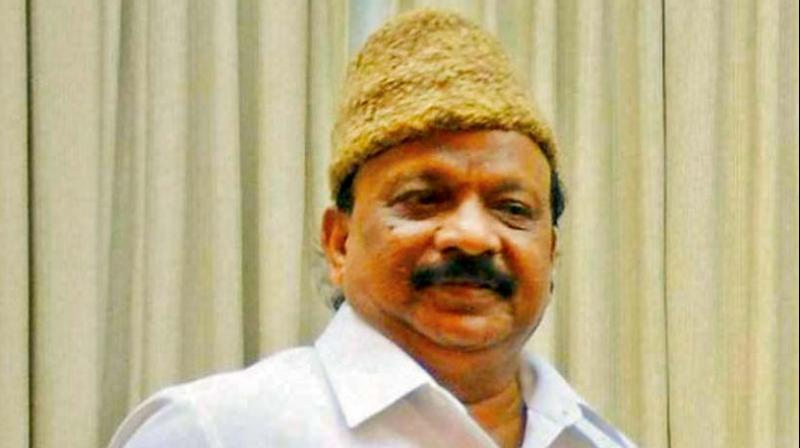 karnatakacongressissuesshowcausenoticetorroshanbaig