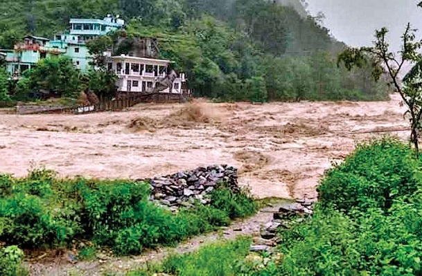 cloudburstcausesfloodinuttarakhandwaterentershouses