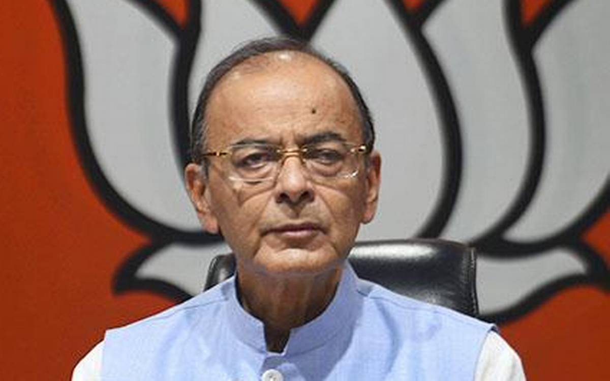 arunjaitleycontinuestobeonlifesupport;advaninaqviamongothersvisitaiims