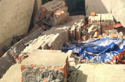 threekilledafterhousecollapseinnizamabadtelangana