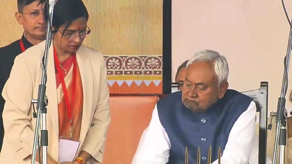 Nitish Kumar sworn in as Cheif Minister of Bihar