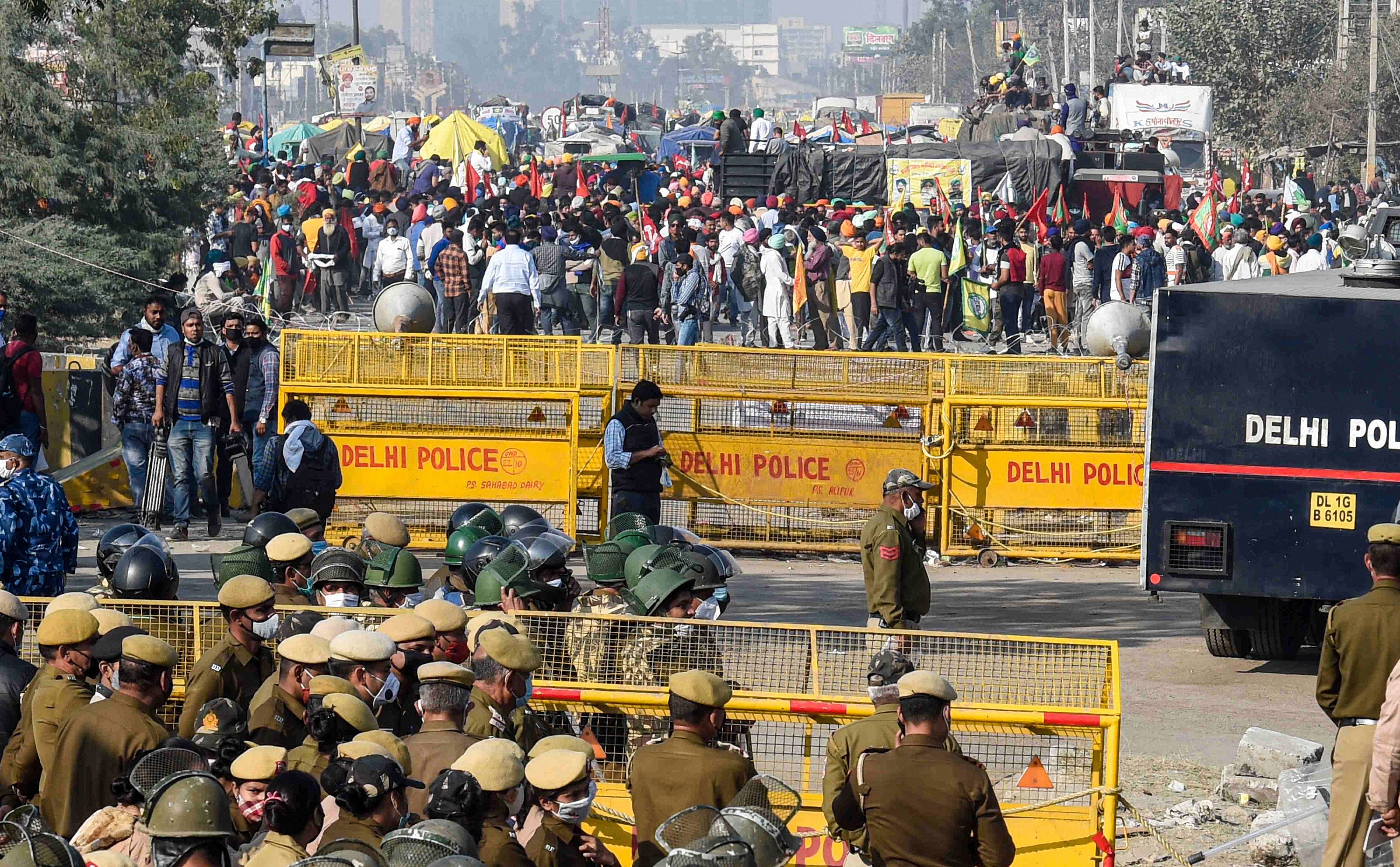 delhipoliceregisterscasesagainstoffendersfollowingviolenceduringfarmersprotestinnewdelhi