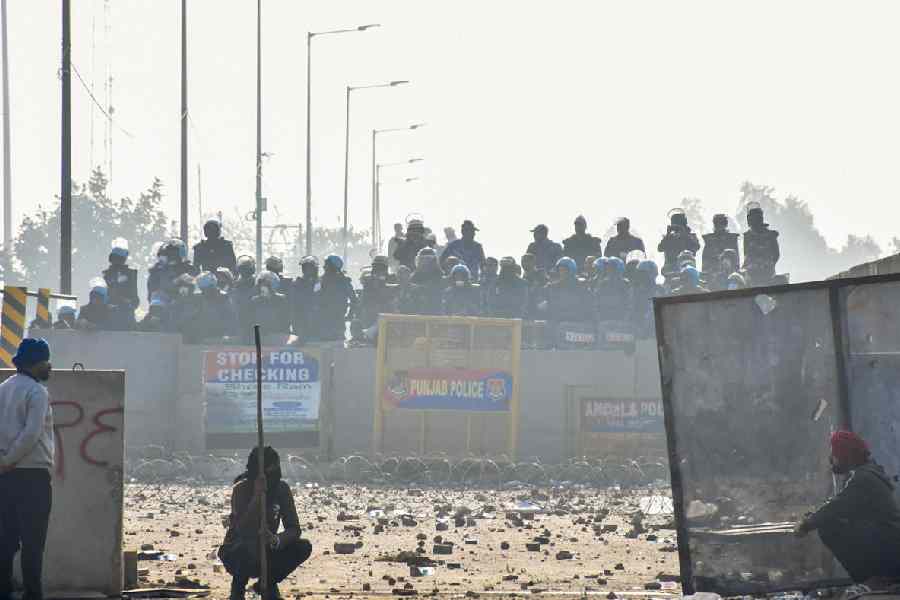 Haryana Police fire tear gas shells after farmers try to move towards barricades at Shambhu border