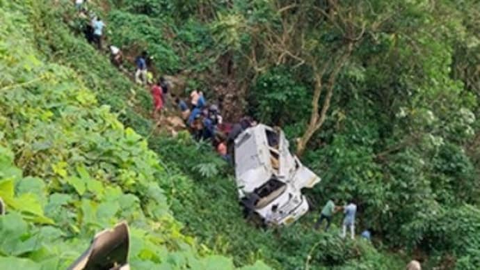 fourpeopleincludingoneyearoldchildkilledinroadaccidentinkerala