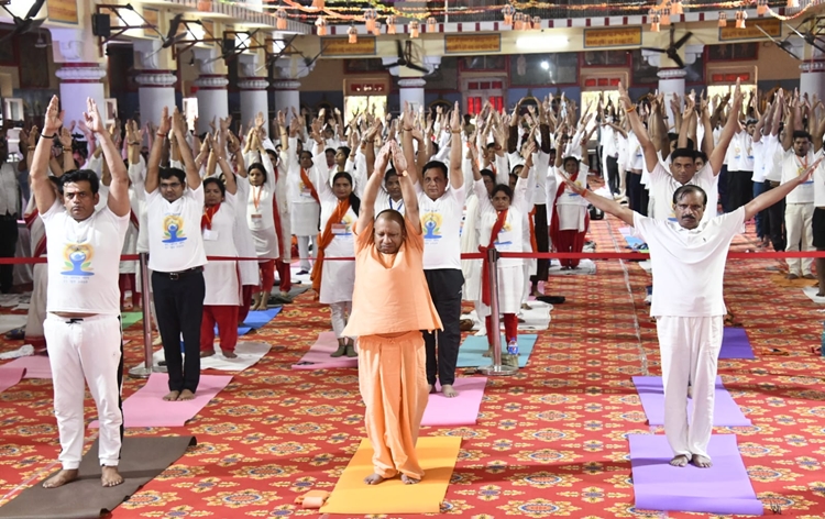 internationaldayofyoga:upandbiharorganisesessionandprogramonlargescale