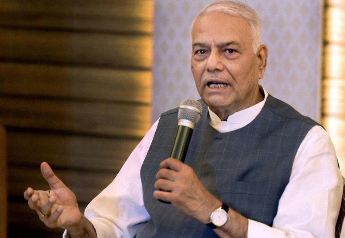 indiasconstitutionanddemocracyisindangerwontletcountrytobedivided:yashwantsinha