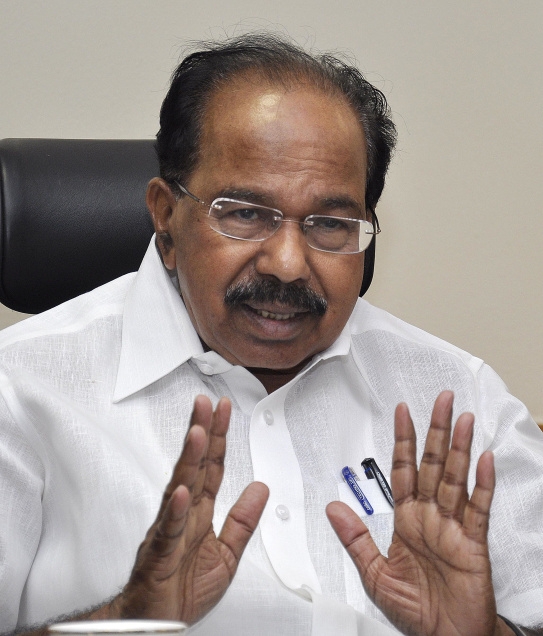 evmdebate:thereisnoquestionofgoingbacktopaperballotssayscongressleaderveerappamoily