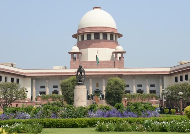 centremustadheretonotificationofrs24000weeklywithdrawl:supremecourt