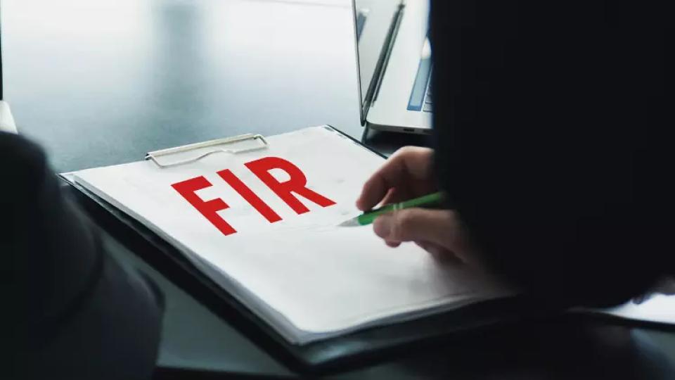 FIR Filed After Pro-Kannada Activists Vandalise Hindi Signboard in Bengaluru