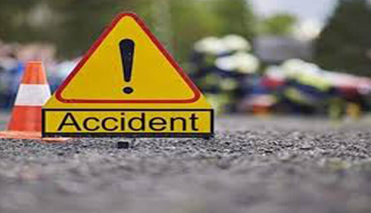 13injured4deadasbusfallsintogorgeinandhrapradesh