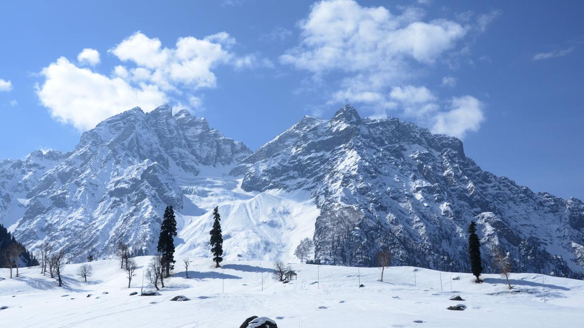 jkgovtinitiatesprocesstoassessfeasibilityofskiingat7newtouristdestinations