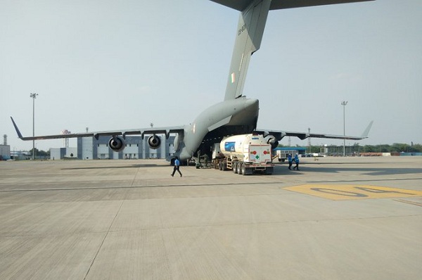 indianairforceintensifiesitseffortstodistributeoxygenacrosscountry