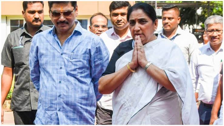 Congress leader calls Sunetra Pawar 