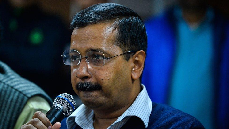 kejriwalwritestopmmodiseeksdiscountforstudentsindelhimetrotrains