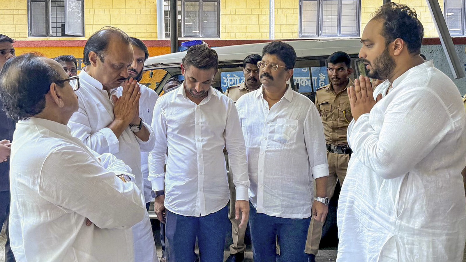 babasiddiquemurder:ajitpawarurgestostoppoliticisingncpleaderskillinginmumbai