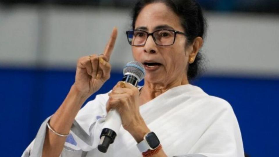 FIR Booked against Mamata Banerjee over violation of HC order