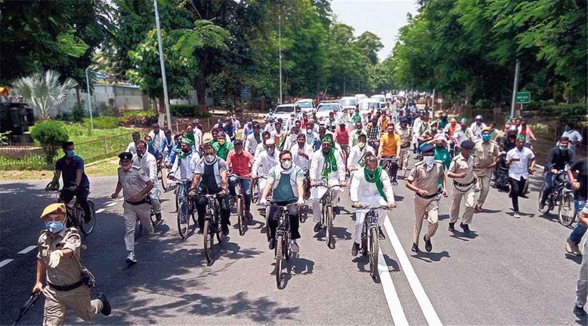 farmerstoholdcyclerallyfromkanyakumaritokashmironmarch12