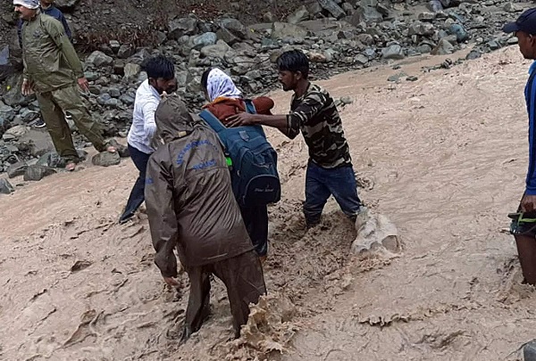 uttarakhandrainsclaim11morelivesnainitalcutofffromrestofstate
