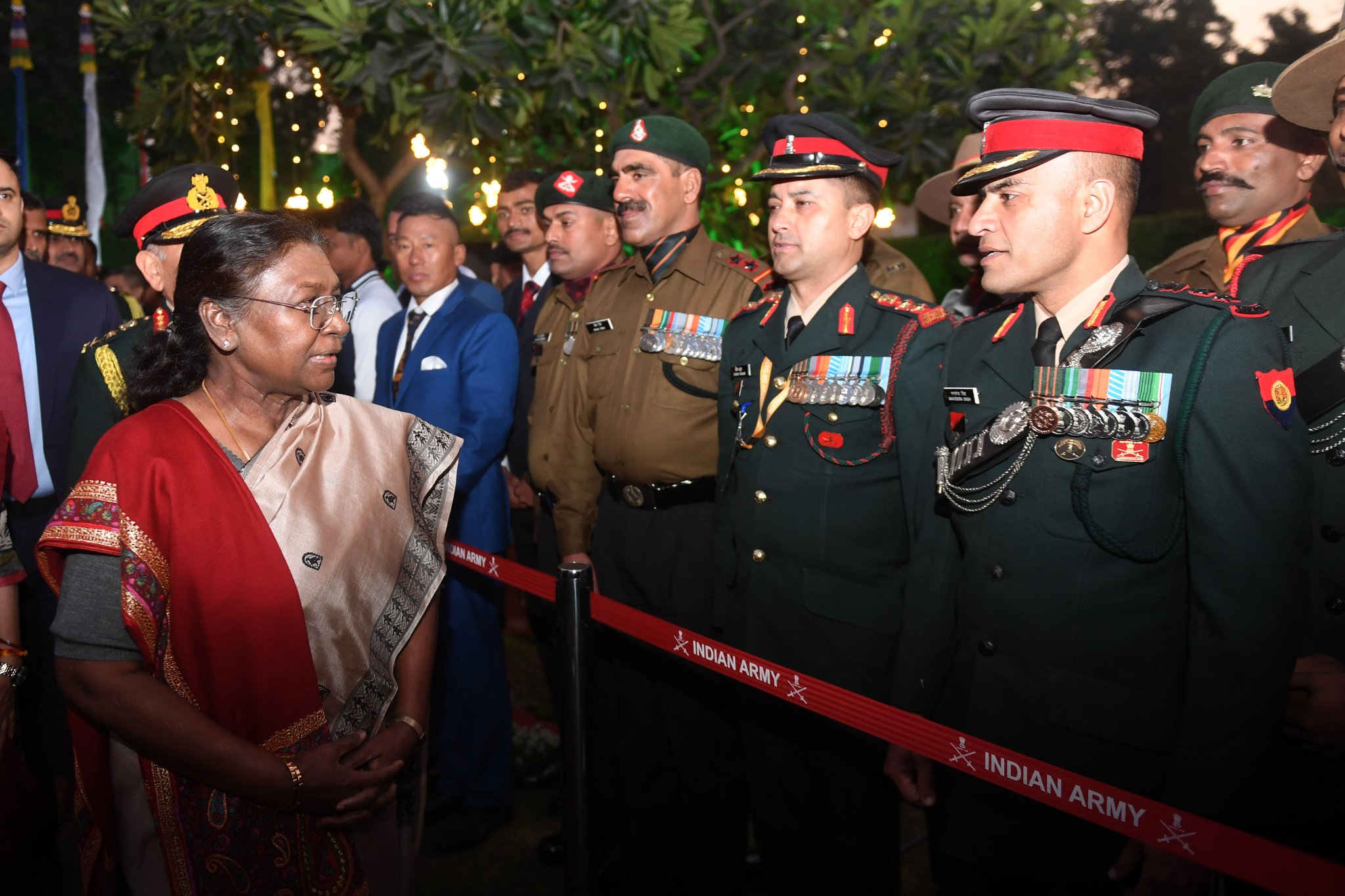 presidentdroupadimurmuattendedathomereceptionatarmyhouseinnewdelhi