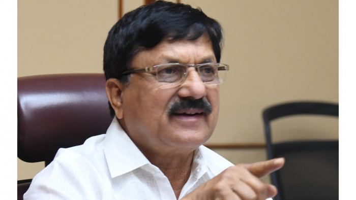 homeministeraragajnanendraassuresallnecessaryassistancetoafghanstudentsinkarnataka