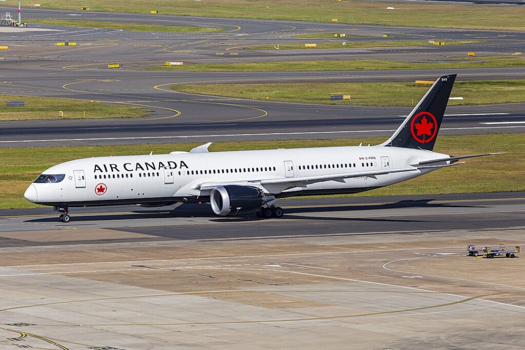hoaxbombthreatdisruptsaircanadaflightfromdelhi