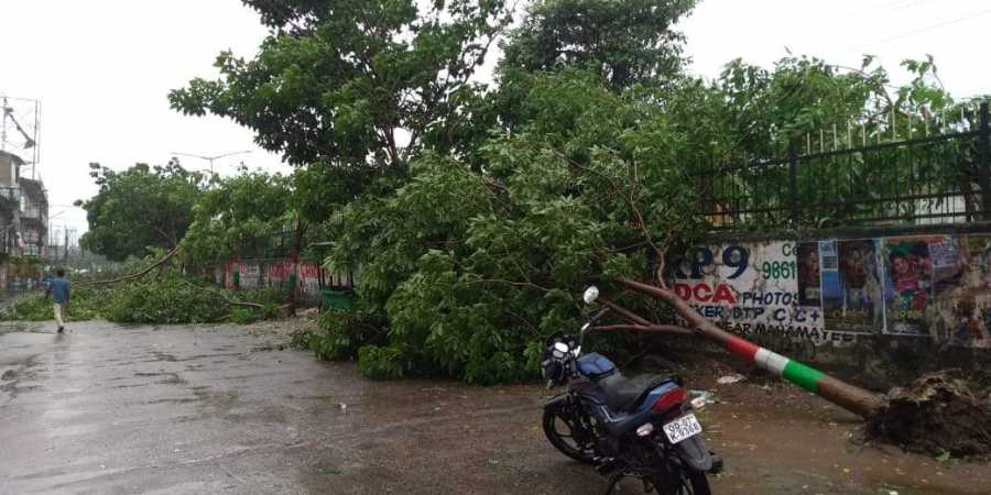 cyclonetitli:12killed4missingashideoutcavecrumblesinodisha