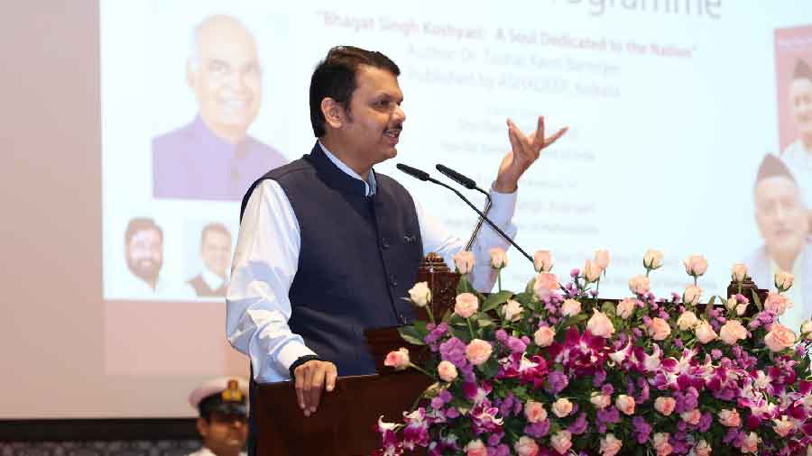bjpseniorleaderclaimsdevendrafadnavisfinalisedaschiefminister:reports